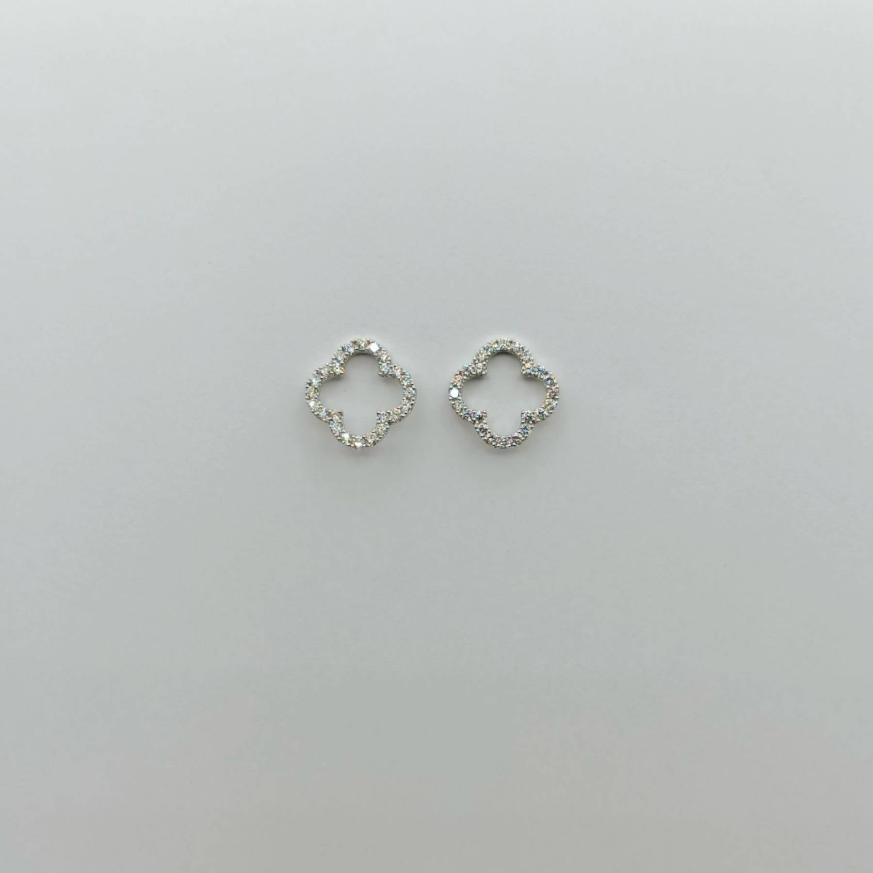 オンラインストア限定】オープンクローバーピアス – トレセンテ