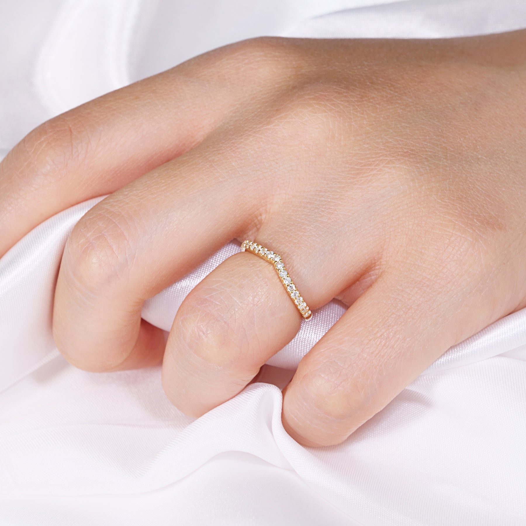 B】ハーフエタニティVリング（0.23ct） – トレセンテ オフィシャル